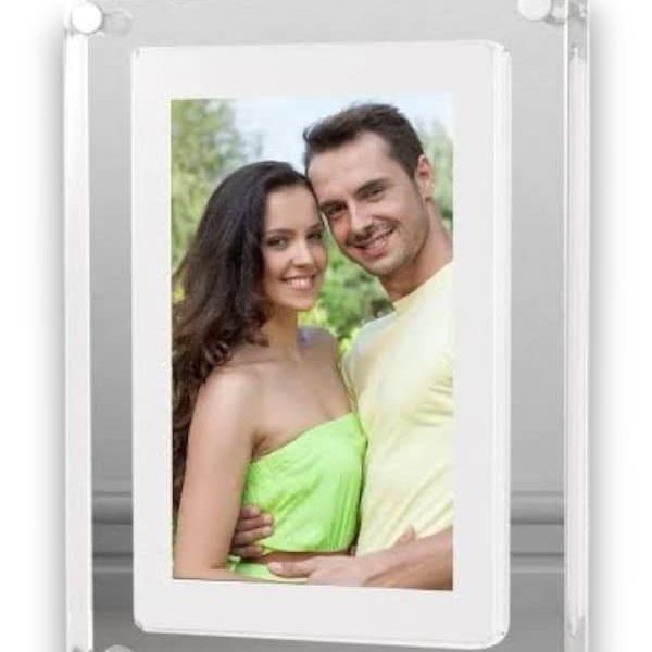 DİJİTAL FOTOĞRAF ÇERÇEVESİ